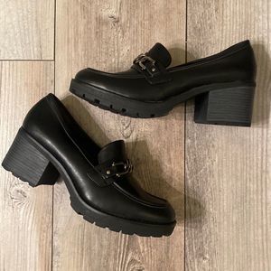 White Mountain Heeled Loafers Women’s Size 9 NWOT